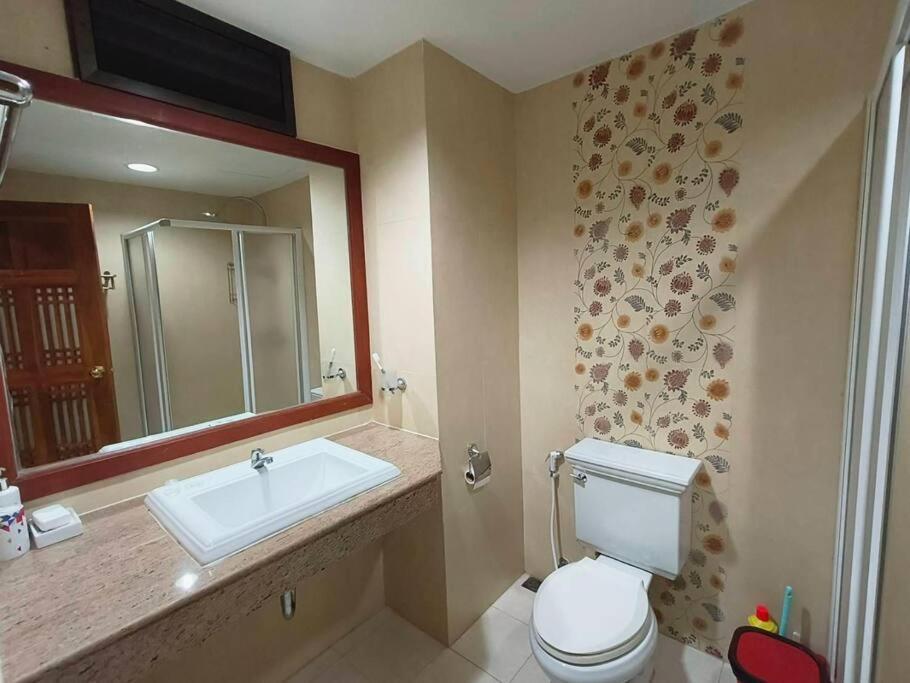 Baan Klang Condo In Central Hua Hin Exterior photo