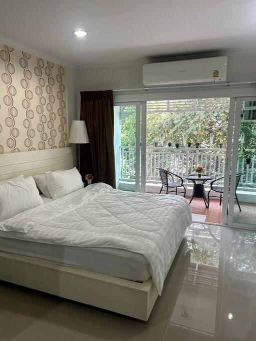 Baan Klang Condo In Central Hua Hin Exterior photo