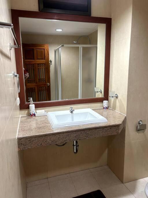 Baan Klang Condo In Central Hua Hin Exterior photo